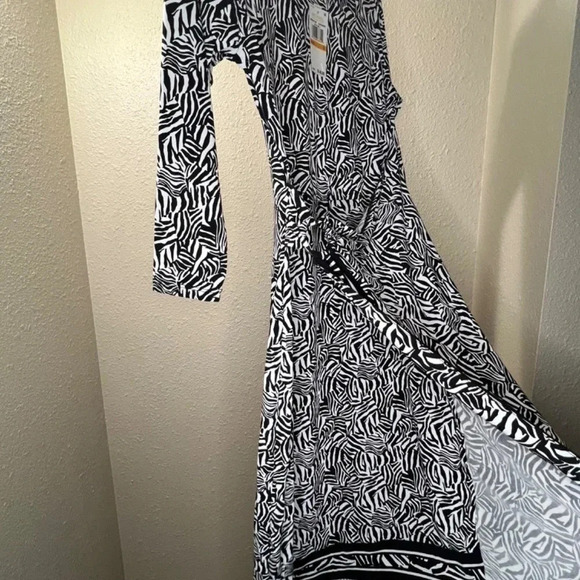 MICHAEL Michael Kors Zebra Asymmetrical Border Midi Dress (Black/White) SM & SP - Picture 5 of 7